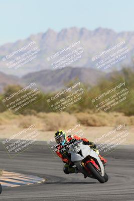 media/Nov-16-2025-Race Pace (Sun) [[8c5fa54630]]/Non Verified Riders (1st 20 Minutes)/2-Turn 10 (1010am)/